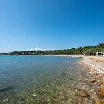 Grotta Del Saraceno Васто