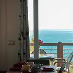Grotta Del Saraceno 3*