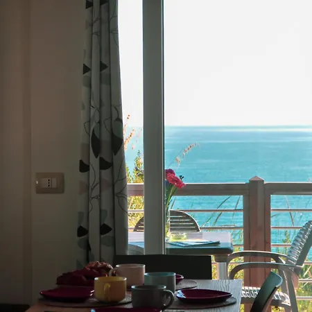 Grotta Del Saraceno 3*