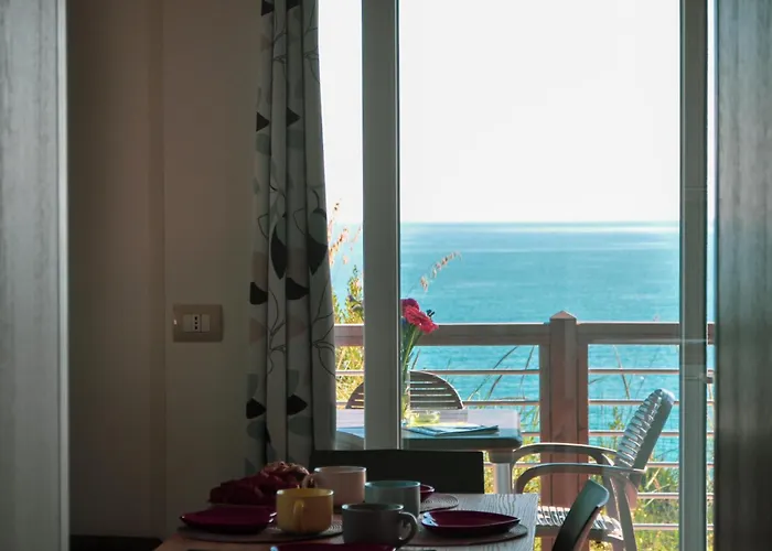 Grotta Del Saraceno 3*